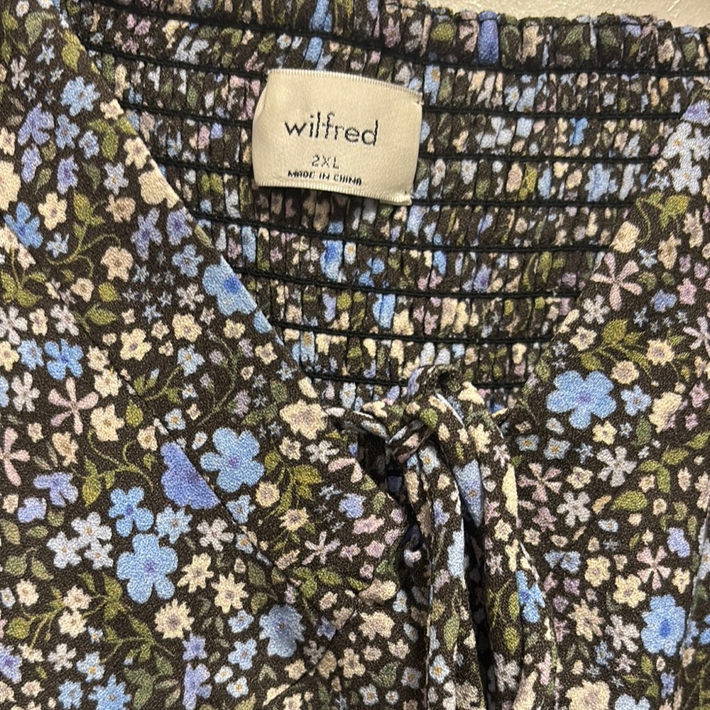 Wilfred Floral Novella Top with Blue Accents Size 2XL Aritzia - Picture 4 of 5